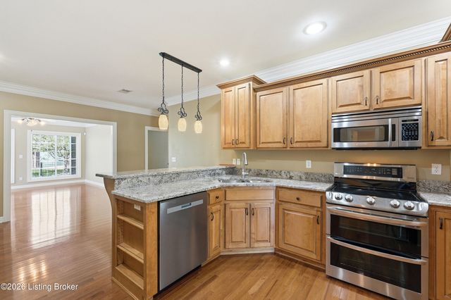 106 Remington Dr, Bardstown, KY 40004