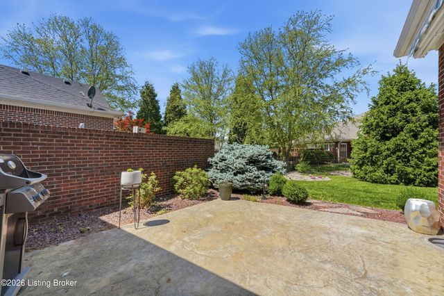 106 Remington Dr, Bardstown, KY 40004