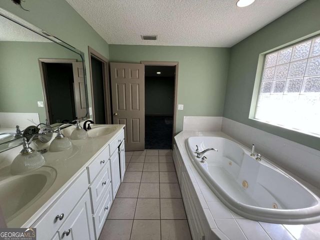 1626 Meadow Lane SE, Darien, GA 31305