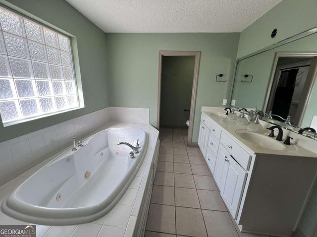 1626 Meadow Lane SE, Darien, GA 31305