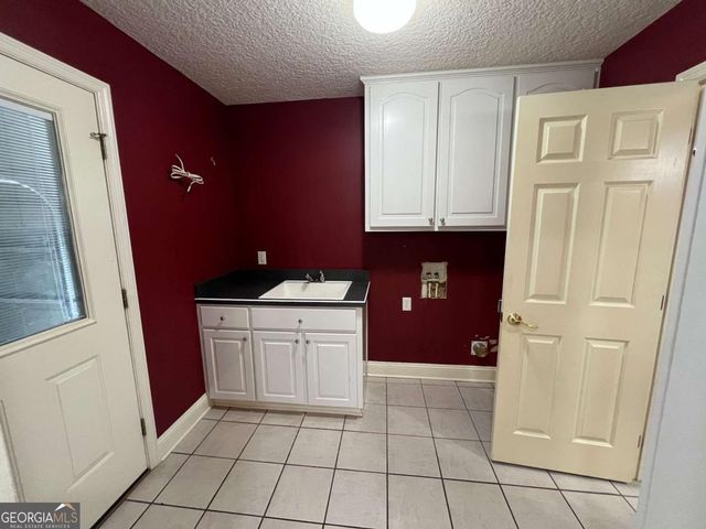 1626 Meadow Lane SE, Darien, GA 31305