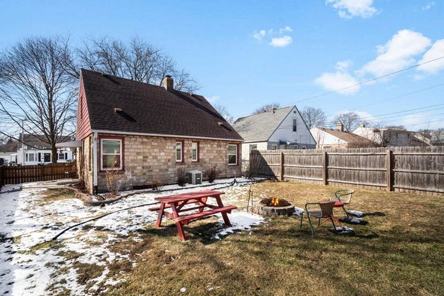 4602 W Sumac PLACE, Milwaukee, WI 53219