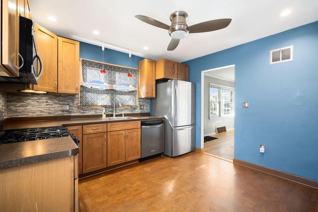 4602 W Sumac PLACE, Milwaukee, WI 53219