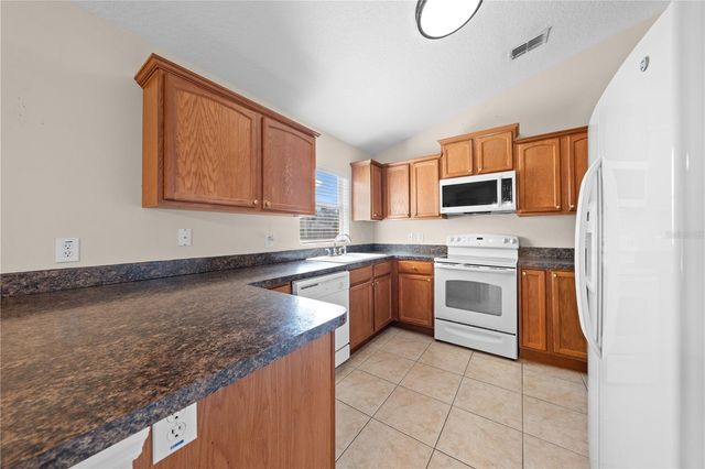 523 CHESTNUT AVENUE, Orange City, FL 32763