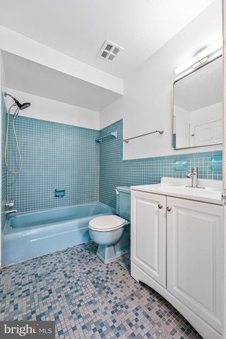 712 6TH ST SW, Washington, DC 20024