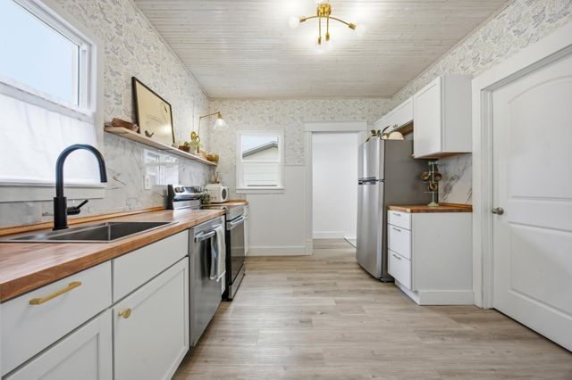 208 1 Avenue SE, Dilworth, MN 56529