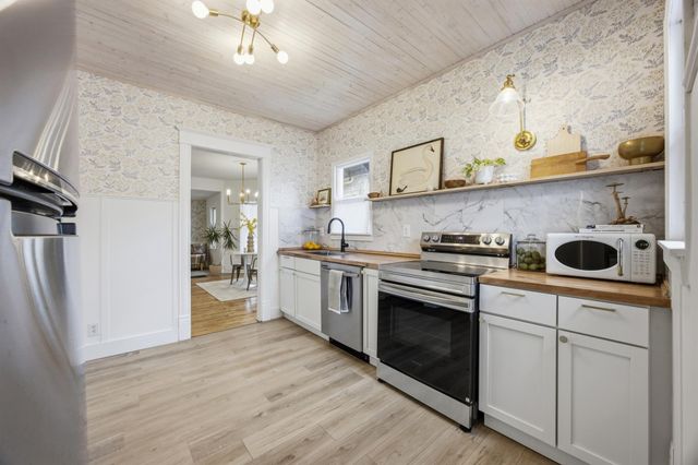 208 1 Avenue SE, Dilworth, MN 56529