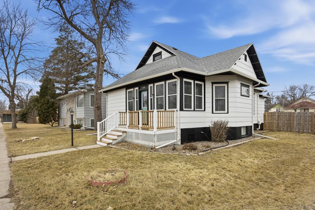 208 1 Avenue SE, Dilworth, MN 56529