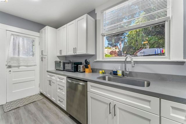 2421 Hilgard Ave, Berkeley, CA 94709