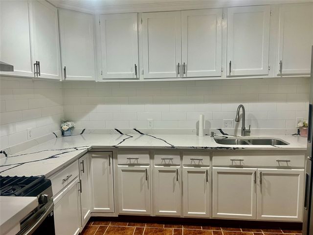 2212 Barlow Avenue, Dallas, TX 75224