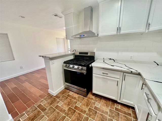 2212 Barlow Avenue, Dallas, TX 75224