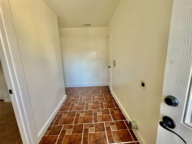 2212 Barlow Avenue, Dallas, TX 75224