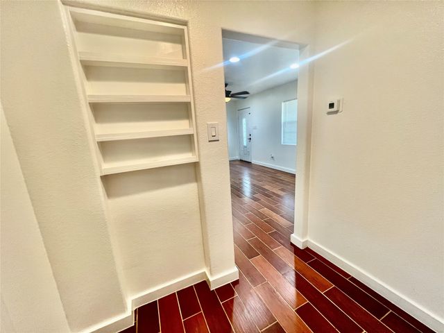 2212 Barlow Avenue, Dallas, TX 75224