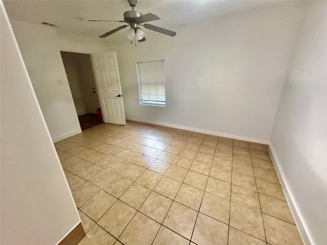 2212 Barlow Avenue, Dallas, TX 75224