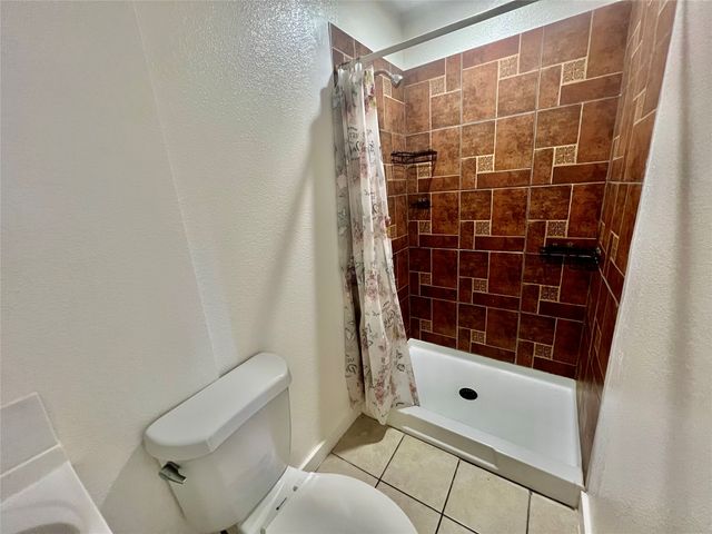 2212 Barlow Avenue, Dallas, TX 75224