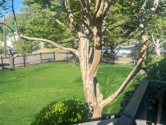 2212 Barlow Avenue, Dallas, TX 75224