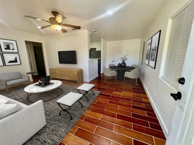 2212 Barlow Avenue, Dallas, TX 75224