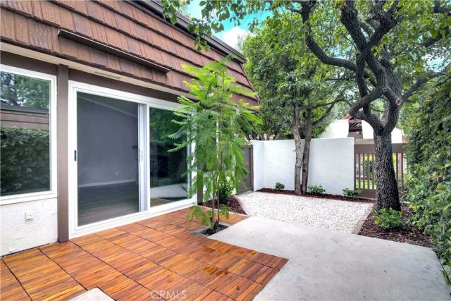 22210 James Alan Circle 1, Chatsworth, CA 91311