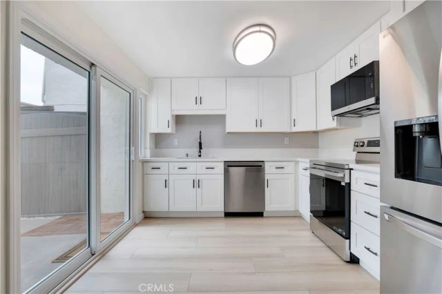 22210 James Alan Circle 1, Chatsworth, CA 91311