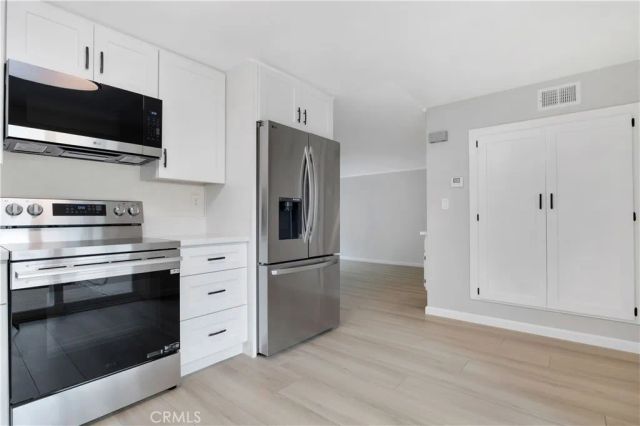 22210 James Alan Circle 1, Chatsworth, CA 91311