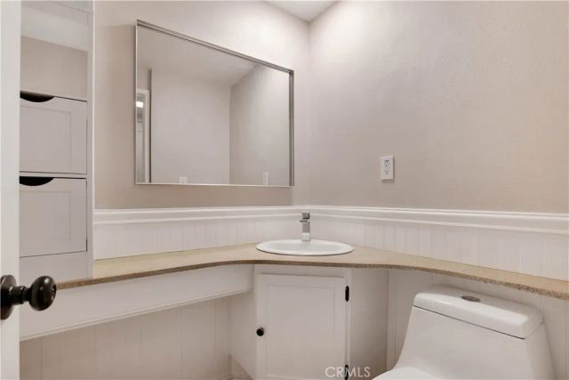 22210 James Alan Circle 1, Chatsworth, CA 91311