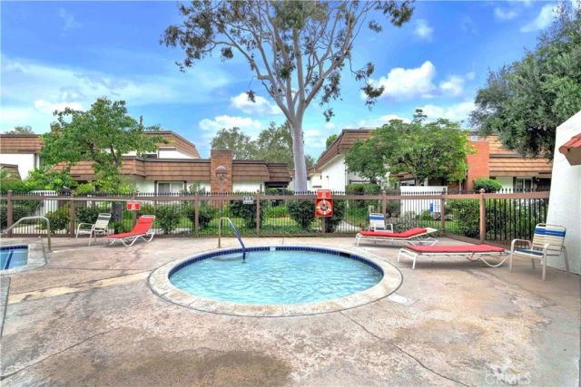 22210 James Alan Circle 1, Chatsworth, CA 91311