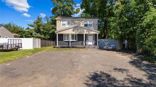 15 Pennsylvania Avenue, Brentwood, NY 11717