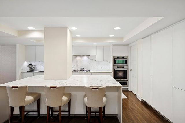 737 Park Ave Apt 5C, New York City, NY 10021