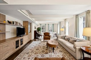 737 Park Ave Apt 5C, New York City, NY 10021