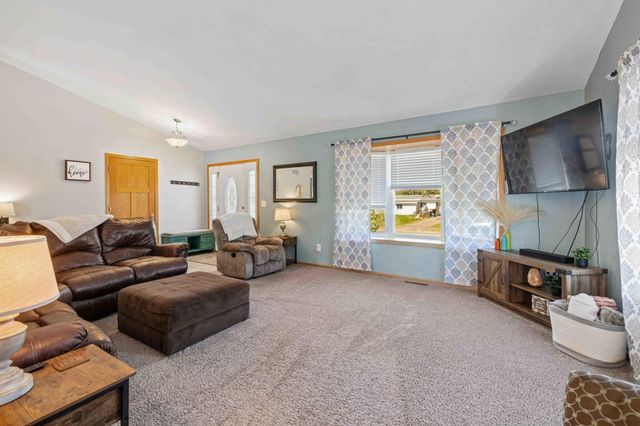 332 W Hazel Avenue, Pillager, MN 56473