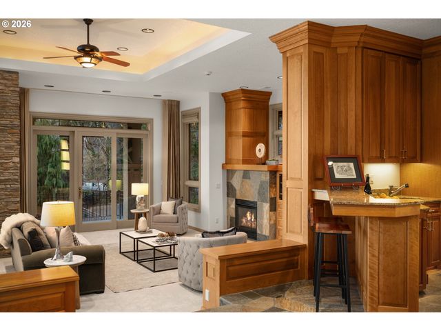 3012 LAKEVIEW Blvd, Lake Oswego, OR 97035