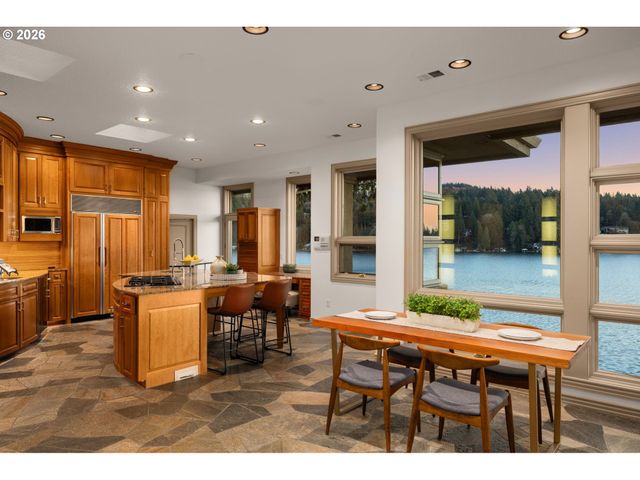 3012 LAKEVIEW Blvd, Lake Oswego, OR 97035