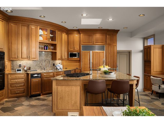 3012 LAKEVIEW Blvd, Lake Oswego, OR 97035