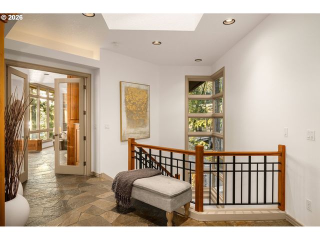 3012 LAKEVIEW Blvd, Lake Oswego, OR 97035