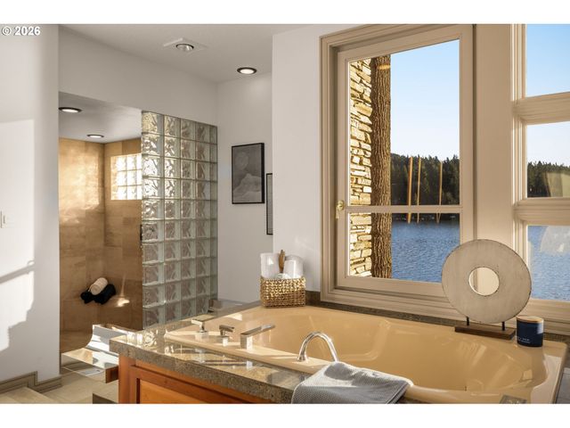 3012 LAKEVIEW Blvd, Lake Oswego, OR 97035