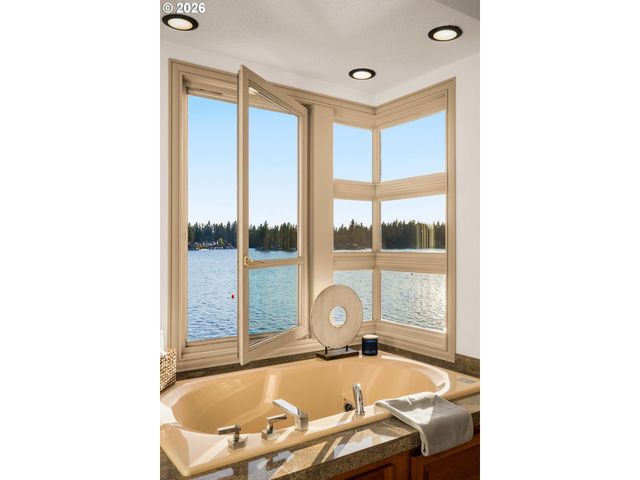 3012 LAKEVIEW Blvd, Lake Oswego, OR 97035