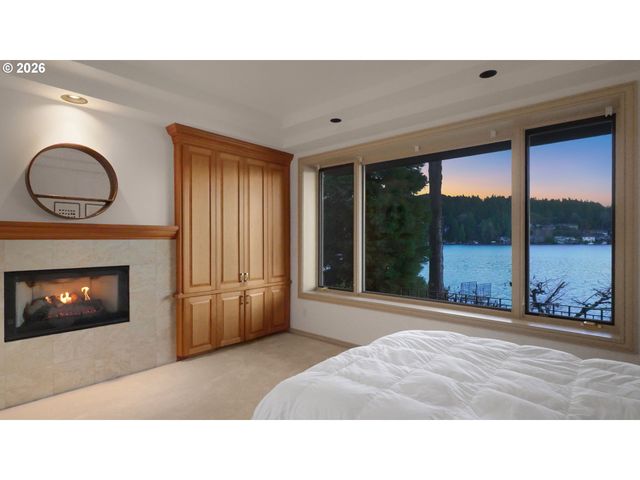 3012 LAKEVIEW Blvd, Lake Oswego, OR 97035