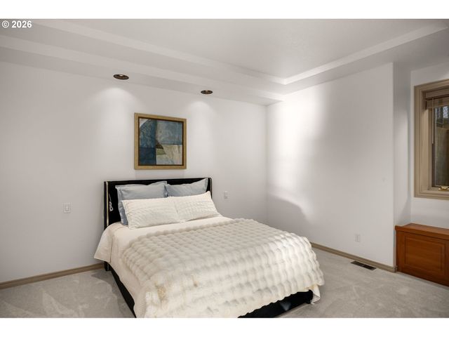 3012 LAKEVIEW Blvd, Lake Oswego, OR 97035