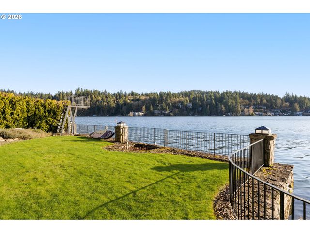 3012 LAKEVIEW Blvd, Lake Oswego, OR 97035