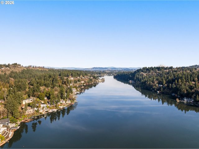 3012 LAKEVIEW Blvd, Lake Oswego, OR 97035