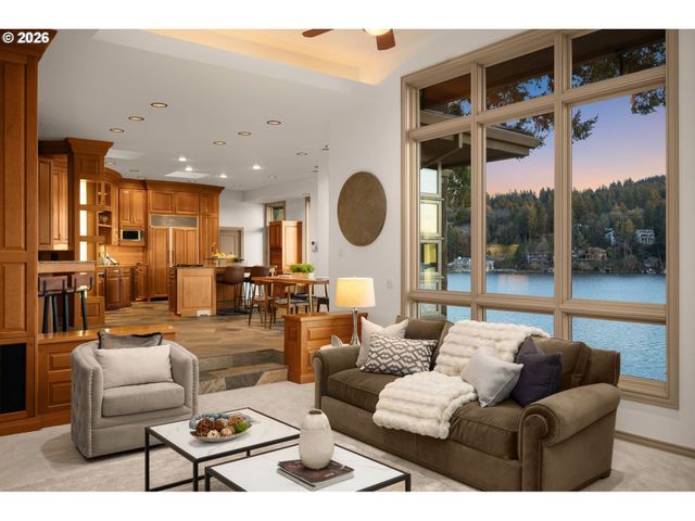 3012 LAKEVIEW Blvd, Lake Oswego, OR 97035