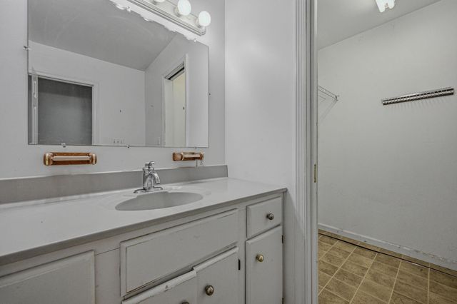 812 TAYLORS BRIDGE RD, Townsend, DE 19734