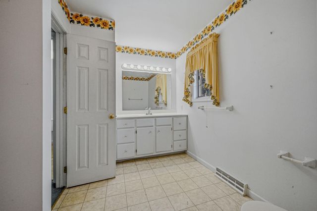 812 TAYLORS BRIDGE RD, Townsend, DE 19734