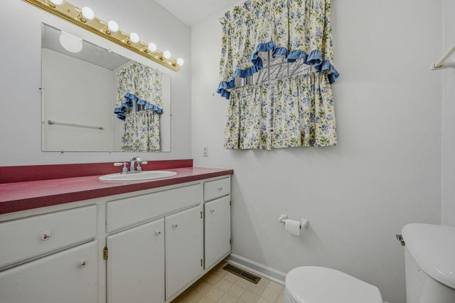 812 TAYLORS BRIDGE RD, Townsend, DE 19734