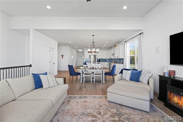 5016 Pacific Crest Trail, Cottleville, MO 63304