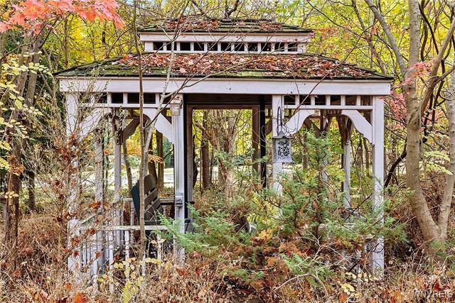 305 Brompton Road, Amherst, NY 14221