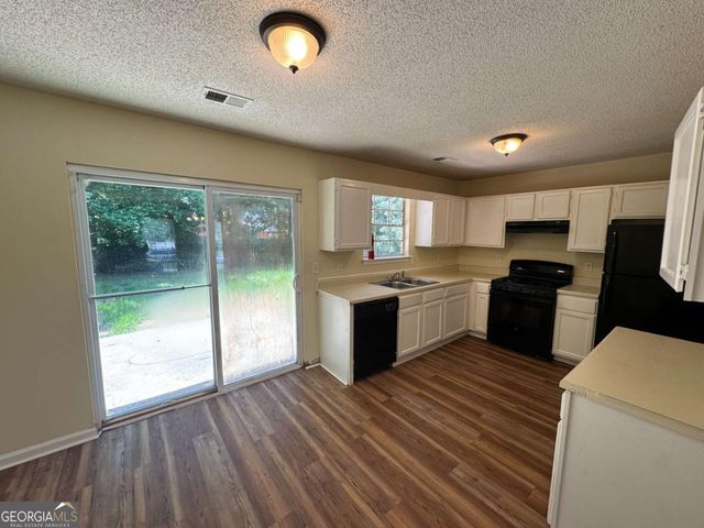 1050 Redan Trace, Stone Mountain, GA 30088