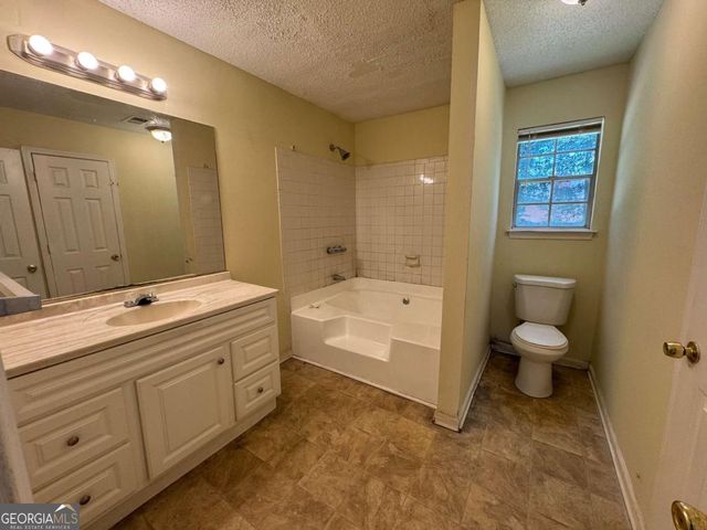 1050 Redan Trace, Stone Mountain, GA 30088