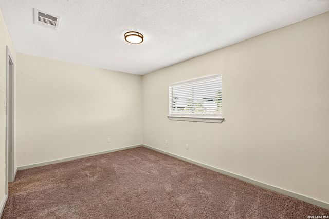 8210 LONGHORN RIDGE DR, Converse, TX 78109