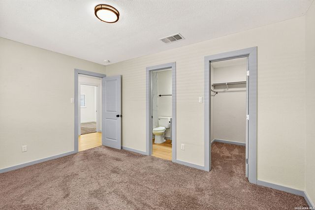 8210 LONGHORN RIDGE DR, Converse, TX 78109